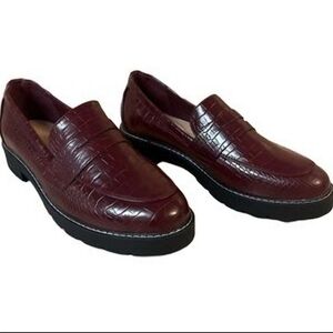 JustFab Danica Burgundy Snakeskin Loafers Women Size 10
